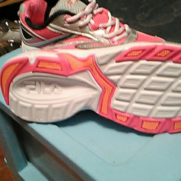 Kids Filas - Picture 2 of 3